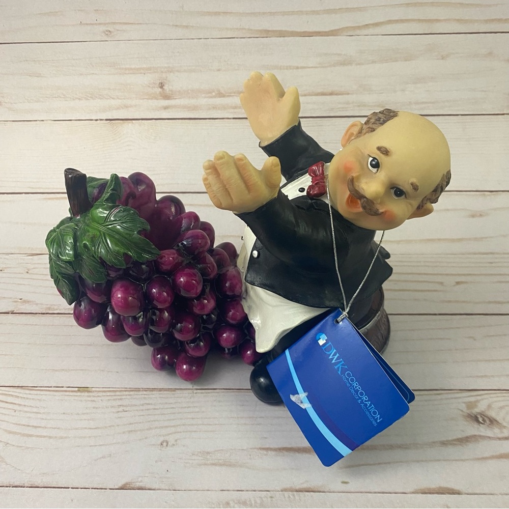 DWK Wine Bottle Holder Waiter & Grapes NWT World of Wonders 2012
